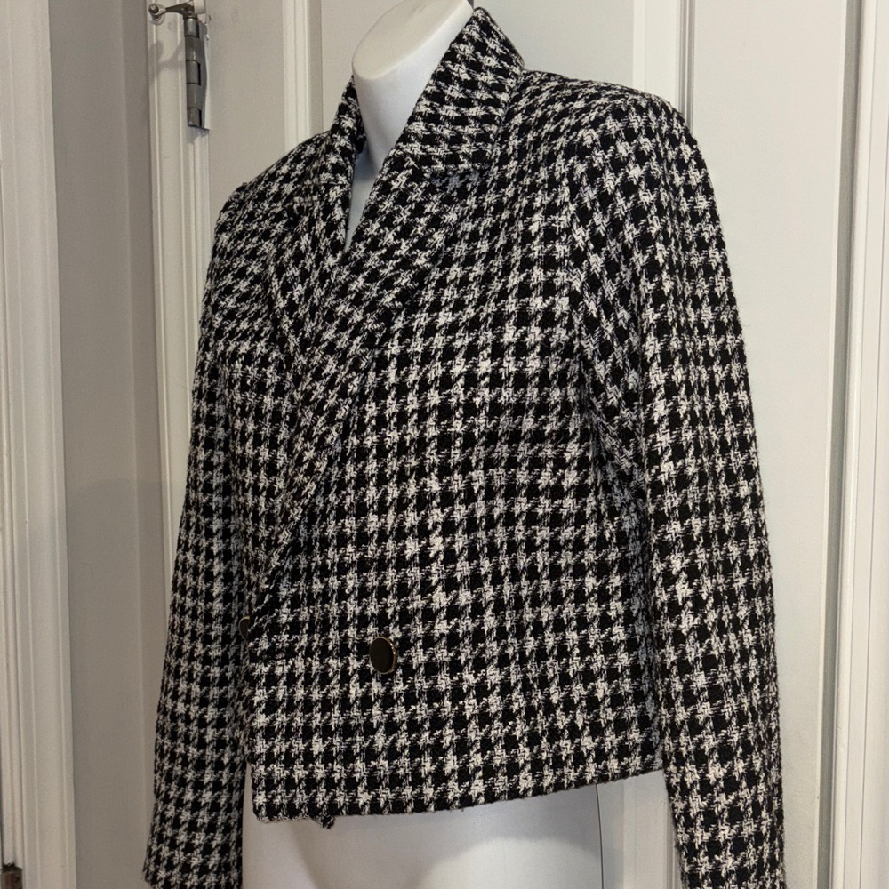 Women's Black and White Houndstooth Blazer - Picture 2 of 6